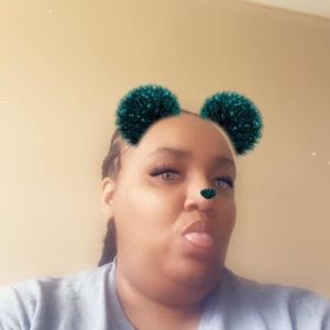 Meet your Posher, Crystal